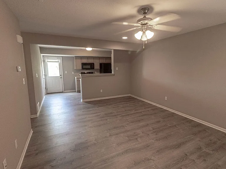 4001 Snowy Owl Dr — Photo 4