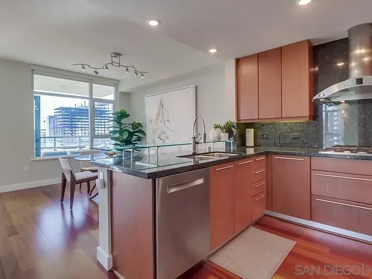 1199 Pacific Hwy #1204 — Photo 9