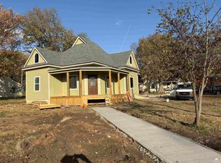 100 E 8th St, Onaga, KS 66521