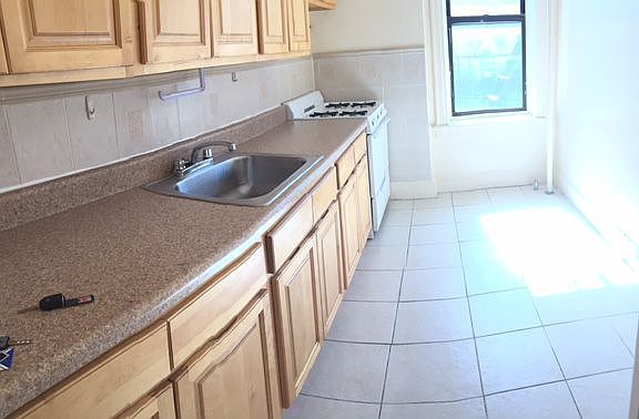 4th image of 2970 Ocean Ave APT 3C