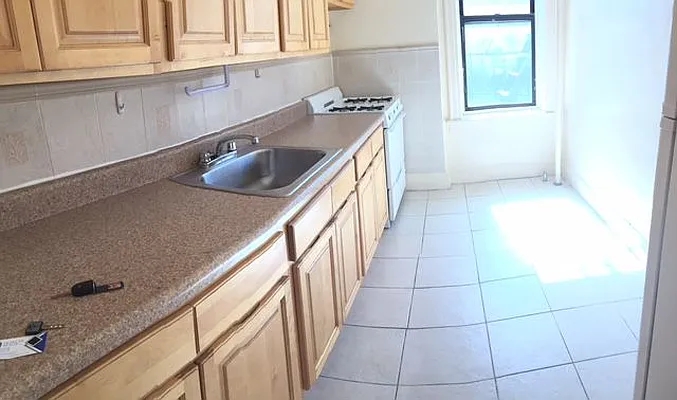 Rented by Smart NY Realty LLC | media 41