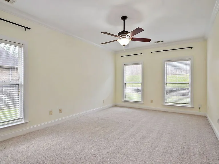 710 Valley St — Photo 35