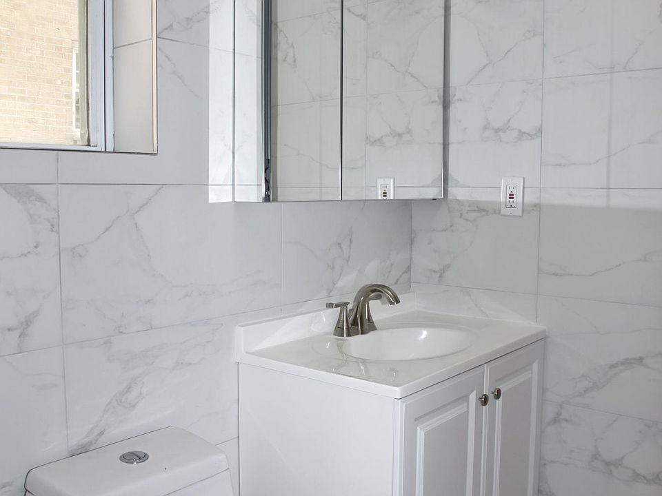 2nd image of 1831 Tomlinson Ave #1F