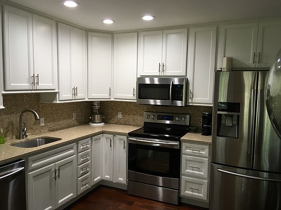 Quartz, Stainless appliances