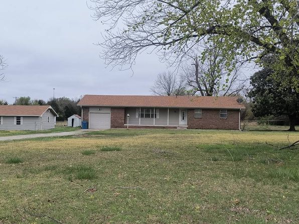 301 W Rogers St, Oilton, OK 74052