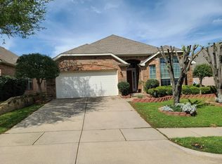 209 Crepe Myrtle Dr, Euless, TX 76039