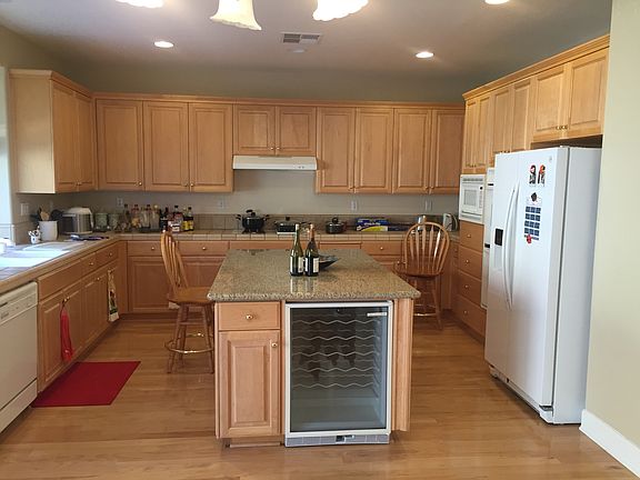 3rd image of 1127 Bevinger Dr