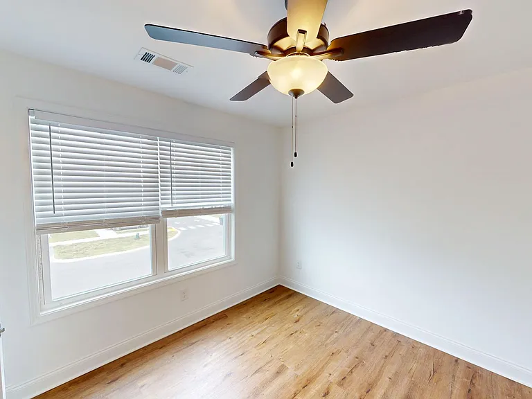 852 Levitan Dr — Photo 23