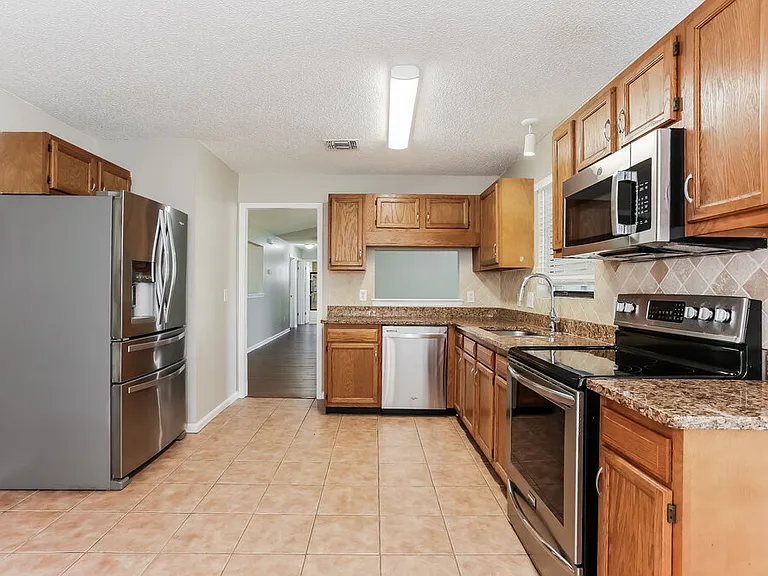 11690 Cherry Bark Dr W — Photo 7