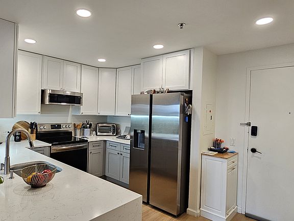 New kitchen with all new appliences