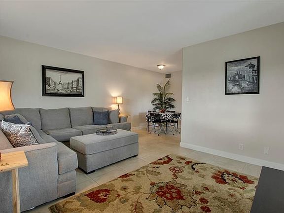 4th image of 2131 NE 40th Ct #5
