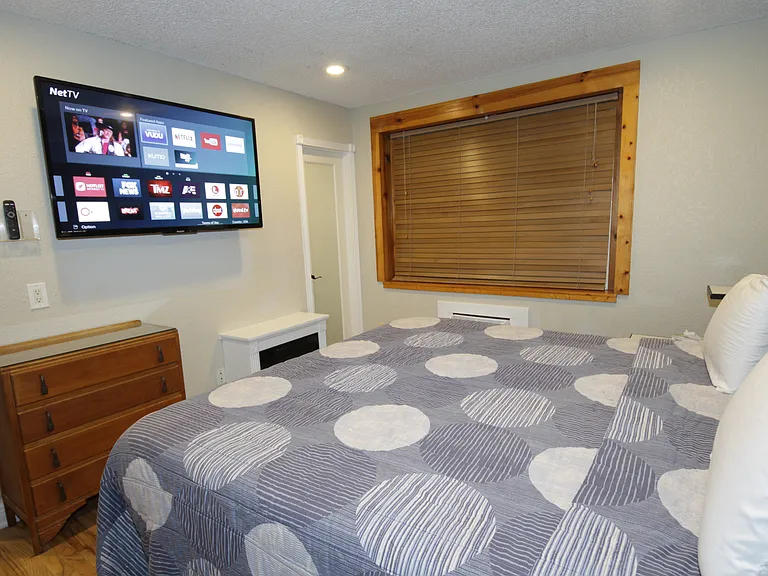 2105 W Bristol Ave #105 — Photo 7