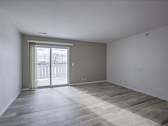 3rd image of 7515 N 286th St #2a6fa2ace