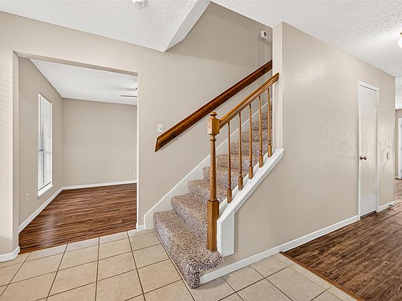 4th image of 18534 Sweetmeadow Dr