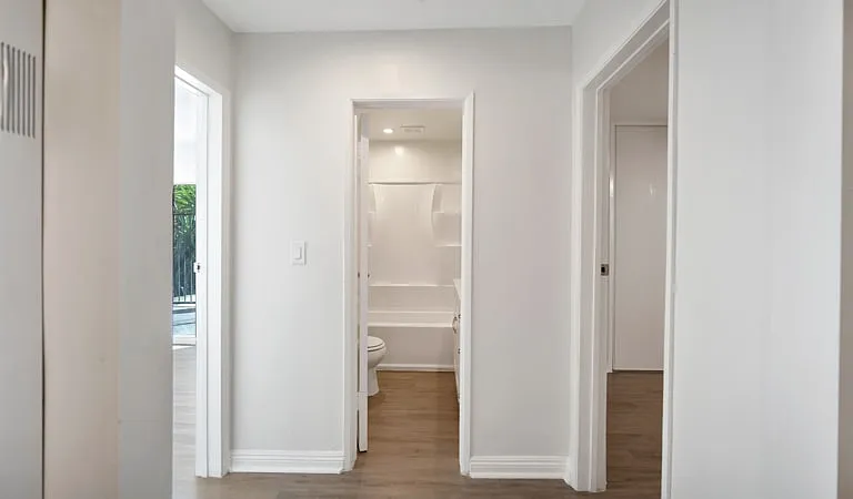 La Croix Apartments — Photo 11