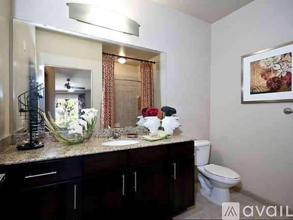 3rd image of 119 S Hoover Blvd #1