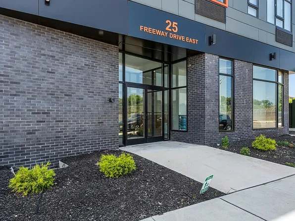 26 Freeway Dr E #213, East Orange, NJ 07018