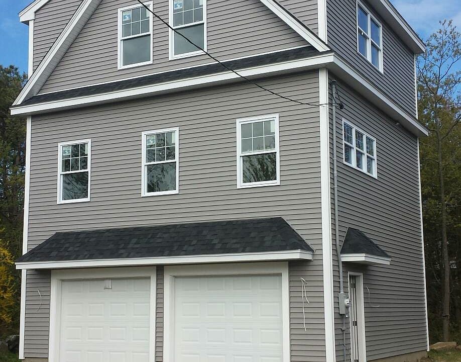 Detached Single Family House