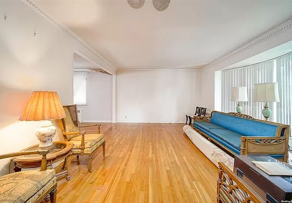 5th image of 81-23 192nd St