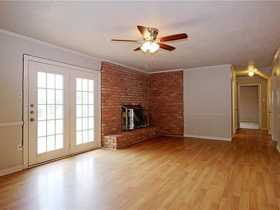3rd image of 5721 Shadywood Dr