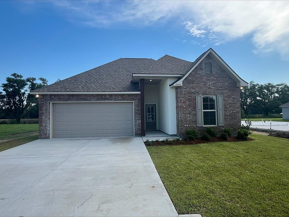 1st image of 2440 Goldfinch Dr