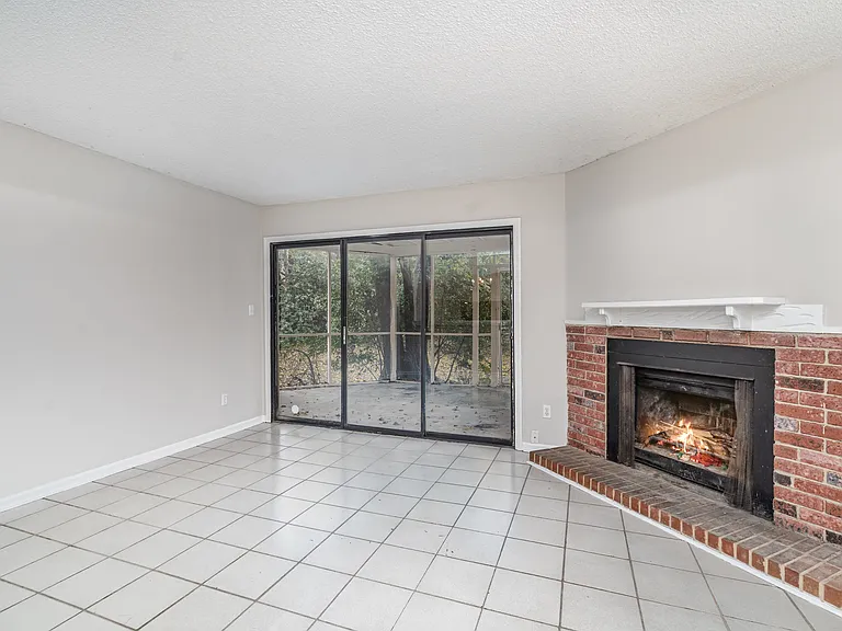 8005 Horse Chestnut Ln — Photo 5