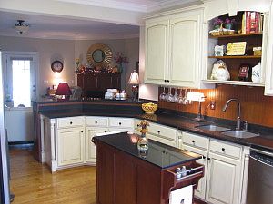 3rd image of 215 Stonewall Dr