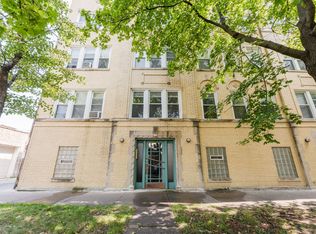 2474 W Cullom Ave #3, Chicago, IL 60618