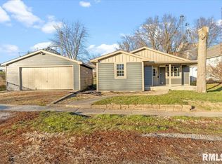 313 W Church St, Pleasant Plains, IL 62677