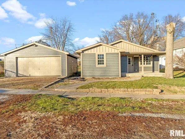 313 W Church St, Pleasant Plains, IL 62677