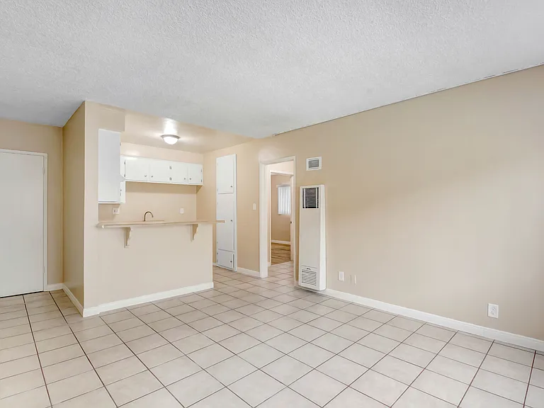 Telegraph Apartments — Photo 8