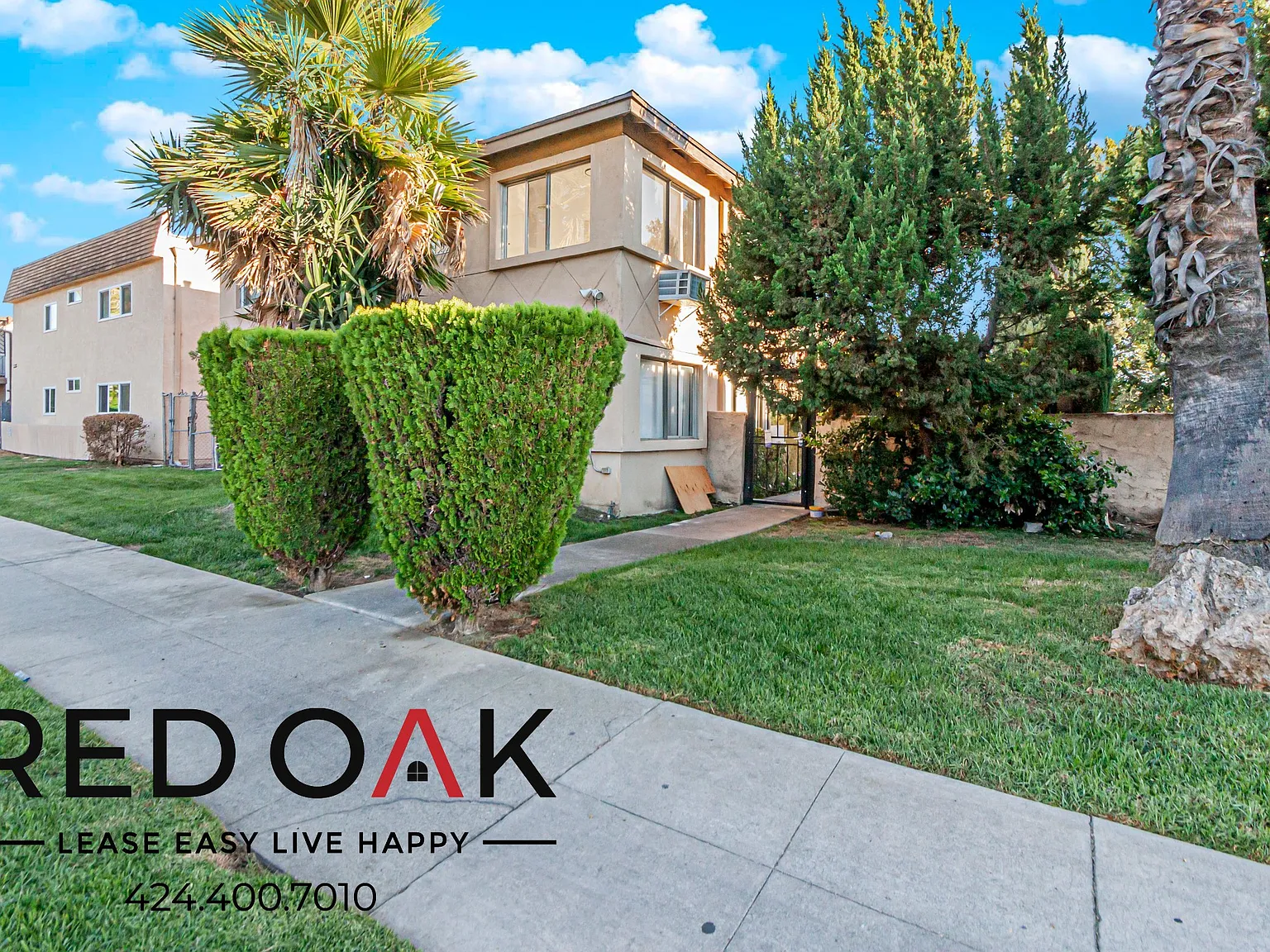 ~1 Month Free~ Spacious 2-Bed With Pool And Parking Available ~ In Reseda! — Photo 2