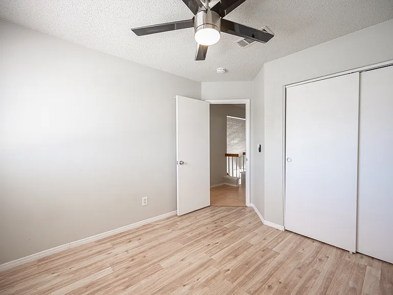 7660 Kalmalii Ave — Photo 34