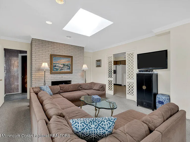 7 Howell Ave — Photo 18