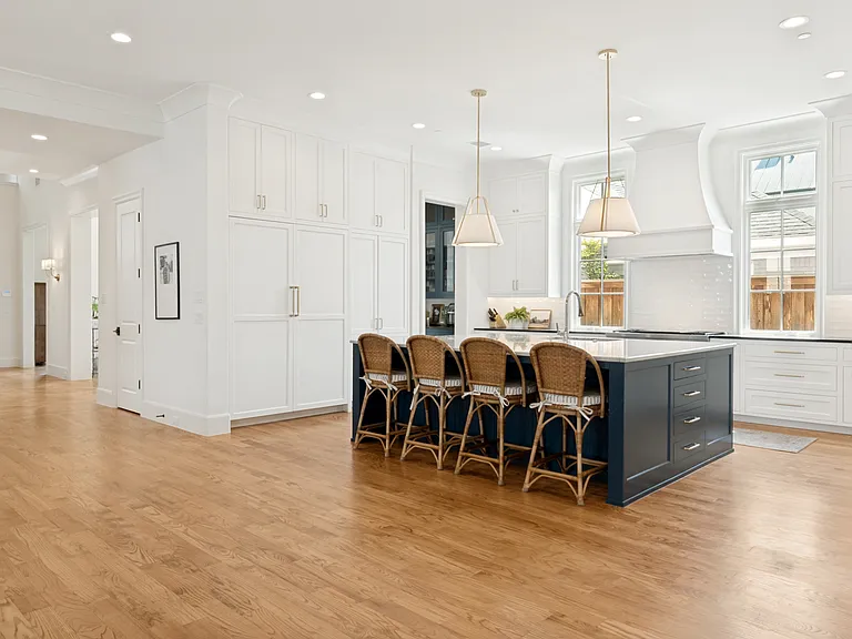 4309 Stanford Ave — Photo 13