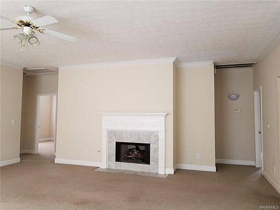 3rd image of 2056 Parkview Dr S