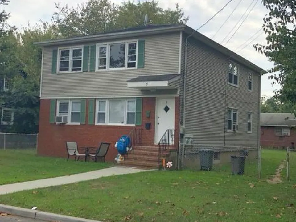 5 Stella Dr #2