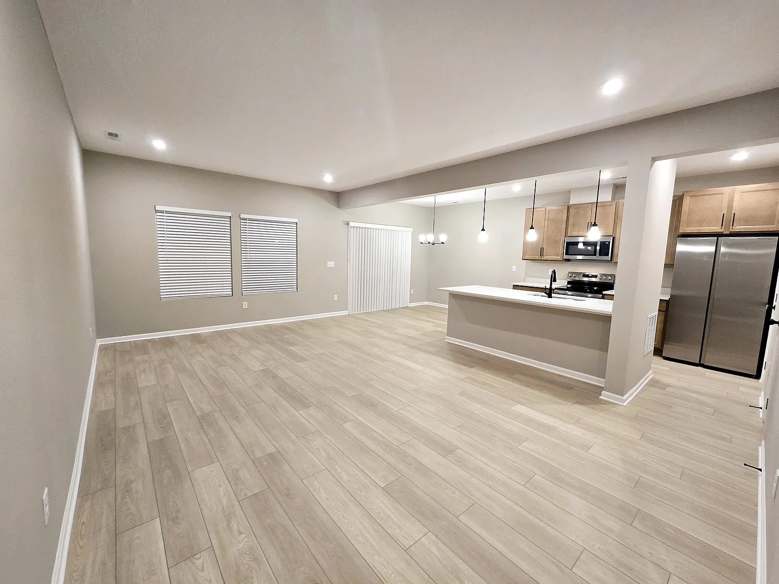 3 bed, 2.5 bath, 1657 sqft, $2,590 — Photo 4