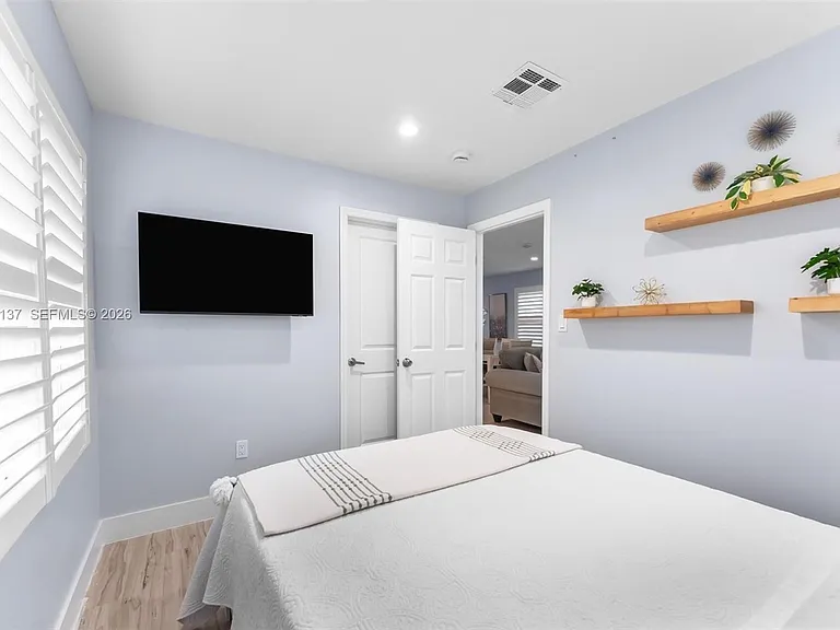 230 SW 12th Ave — Photo 14