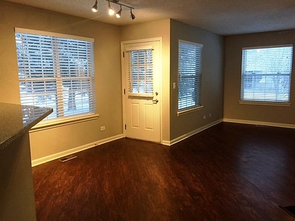 4th image of 1836 Michigan Ave APT 104