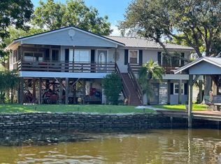 168 Moonlite Dr, Welaka, FL 32193