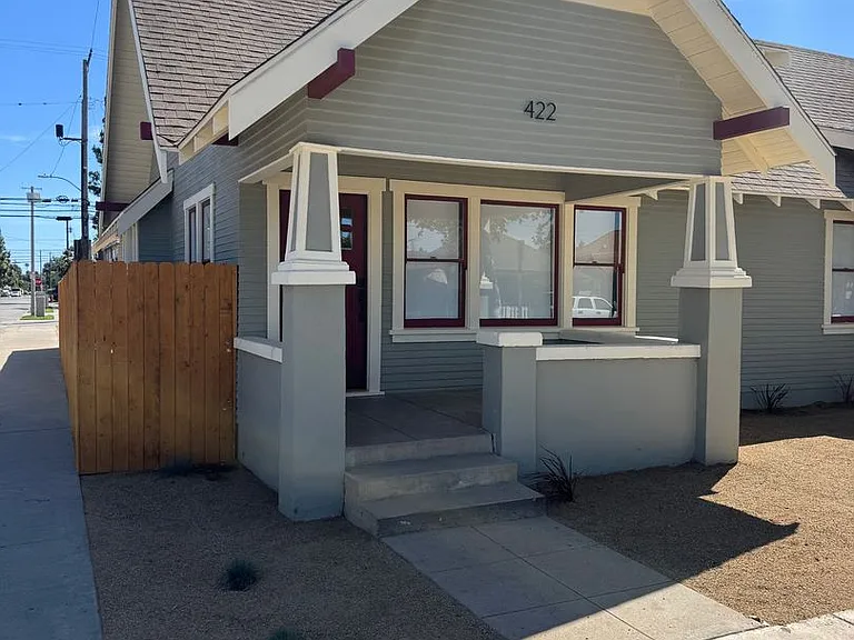 422 E Walnut — Photo 38