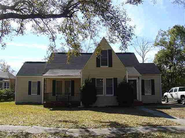 1st image of 3111 Woodrow Dr