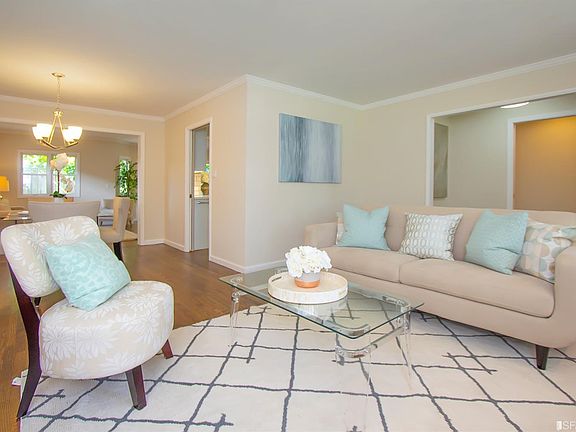 5th image of 108 Dunsmuir Way