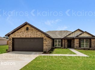 1820 Landing Pl, Deatsville, AL 36022