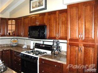 16 Country Creek Dr, Saint Peters, MO