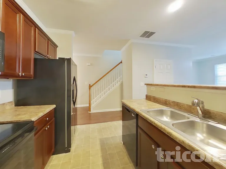 3364 Estes Dr — Photo 6
