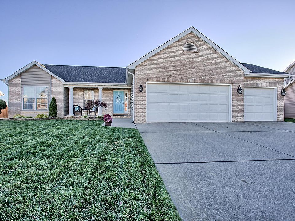 1st image of 104 Oakshire Dr E