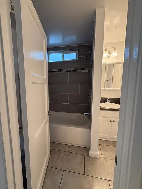 10809 Lindbrook Dr — Photo 3