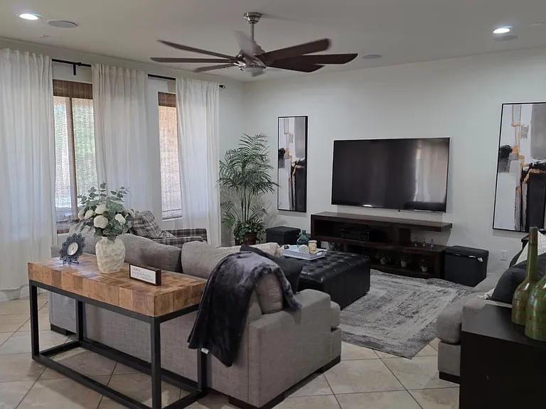 5204 W Pedro Ln — Photo 9